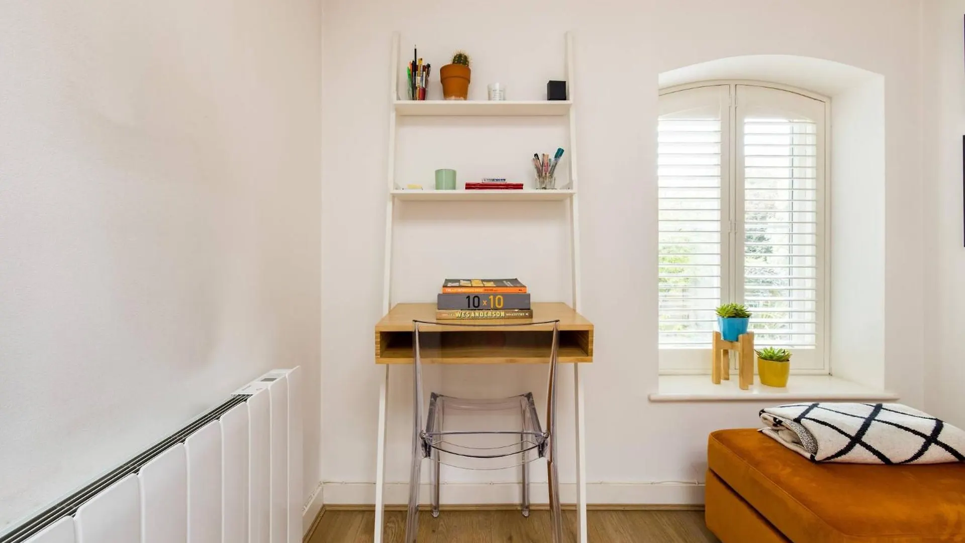 Wild Roses Serviced Apartments - City Airport London