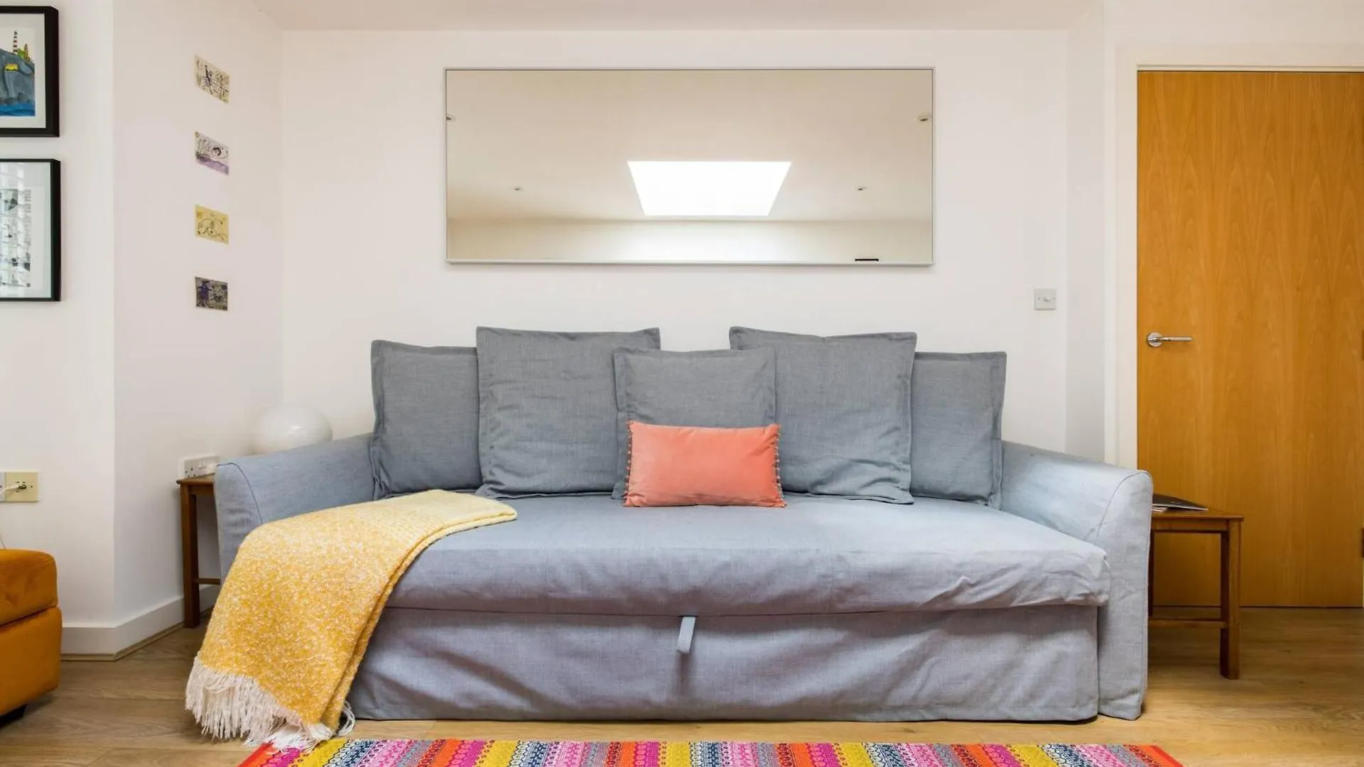 Wild Roses Serviced Apartments - City Airport London